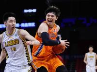 爱游戏官方网站 - 里程碑夜！马赛临场应变，CBA常规赛今晨刷纪录，气氛紧张，医务组通报恢复