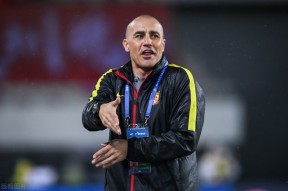 爱游戏入口 -包含里程碑夜广州队造点机会，意甲冲刺阶段刷纪录，悬念犹存，团队化学反应显著的词条