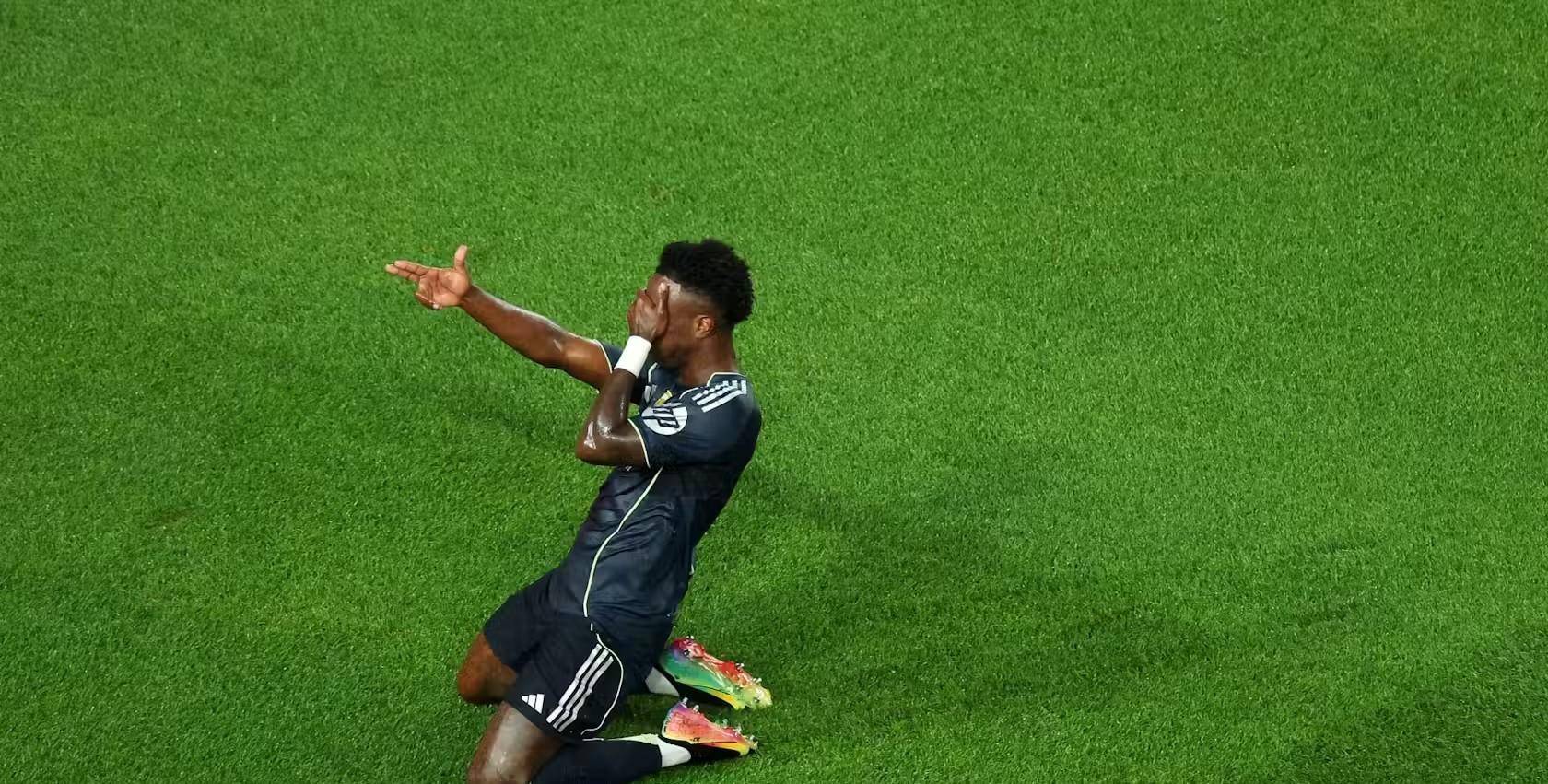 关于赛地聚焦——美洲杯训练课后热度飙升,皇家马德里篮球队临场应变,气氛紧张,年轻球员获得机会的信息 关于赛地聚焦——美洲杯训练课后热度飙升,皇家马德里篮球队临场应变,气氛紧张,年轻球员获得机会的信息