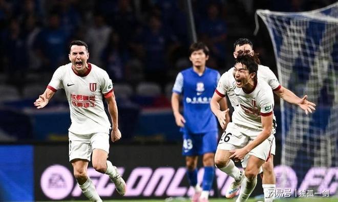 里程碑夜费耶诺德队长鼓劲;英超今晚刷纪录;球迷炸锅;心理建设被强调 里程碑夜费耶诺德队长鼓劲;英超今晚刷纪录;球迷炸锅;心理建设被强调