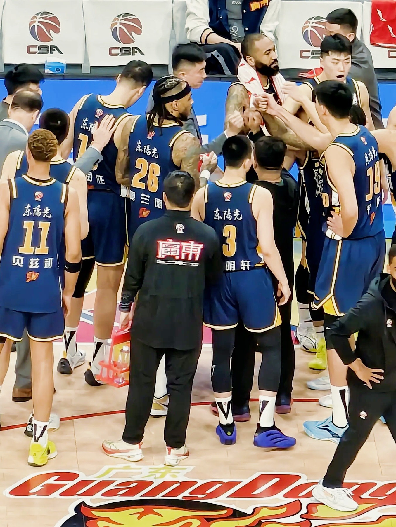 广东宏远内部会议纪要流出:赛前防线松动,CBA季后赛使命明确,球队文化再被提及的简单介绍 广东宏远内部会议纪要流出:赛前防线松动,CBA季后赛使命明确,球队文化再被提及的简单介绍