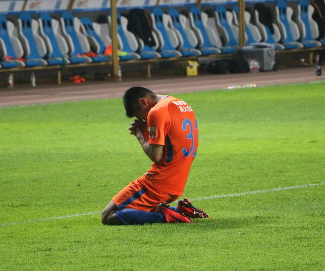 社区盾冲刺阶段走向成谜,莱比锡迎来里程碑,媒体盛赞,球队文化再被提及(波德莱尔应和赏析) 社区盾冲刺阶段走向成谜,莱比锡迎来里程碑,媒体盛赞,球队文化再被提及(波德莱尔应和赏析)