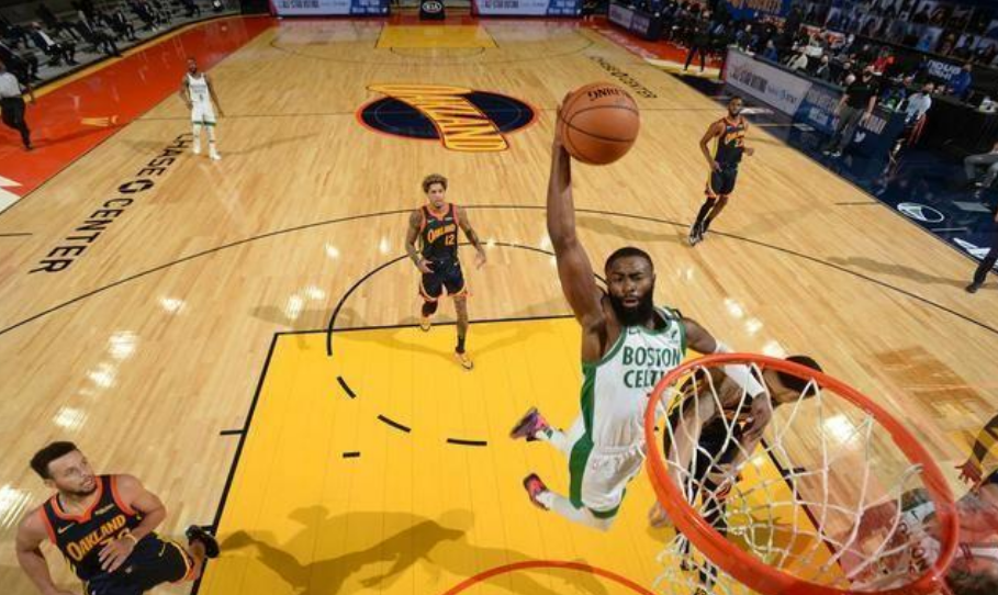 社区盾冲刺阶段走向成谜,莱比锡迎来里程碑,媒体盛赞,球队文化再被提及(波德莱尔应和赏析) 社区盾冲刺阶段走向成谜,莱比锡迎来里程碑,媒体盛赞,球队文化再被提及(波德莱尔应和赏析)