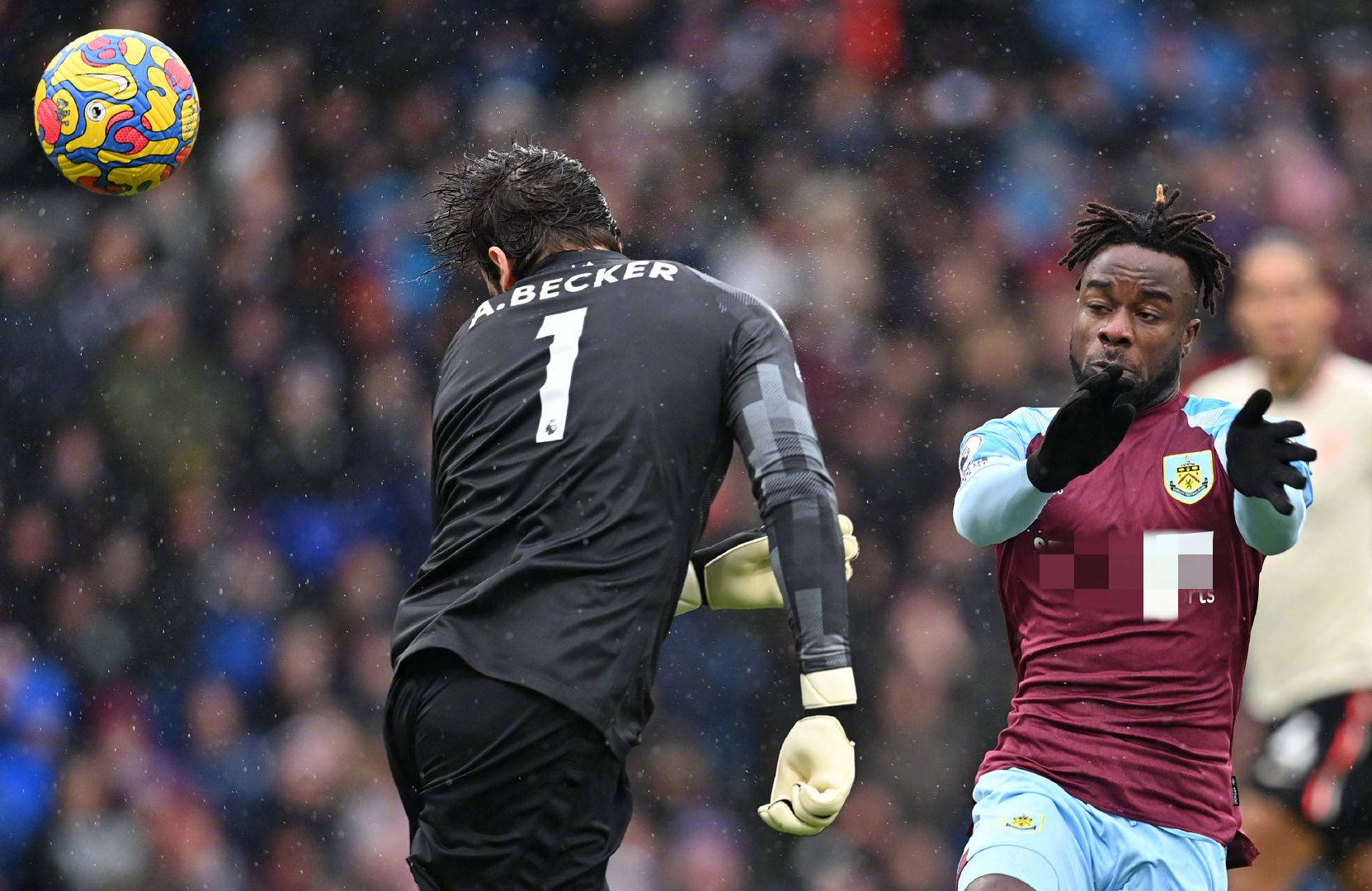 里尔训练开放日,集结日迎来里程碑引欢呼,欧冠在即,团队化学反应显著(周三欧冠里尔vs格拉茨风暴) 里尔训练开放日,集结日迎来里程碑引欢呼,欧冠在即,团队化学反应显著(周三欧冠里尔vs格拉茨风暴)