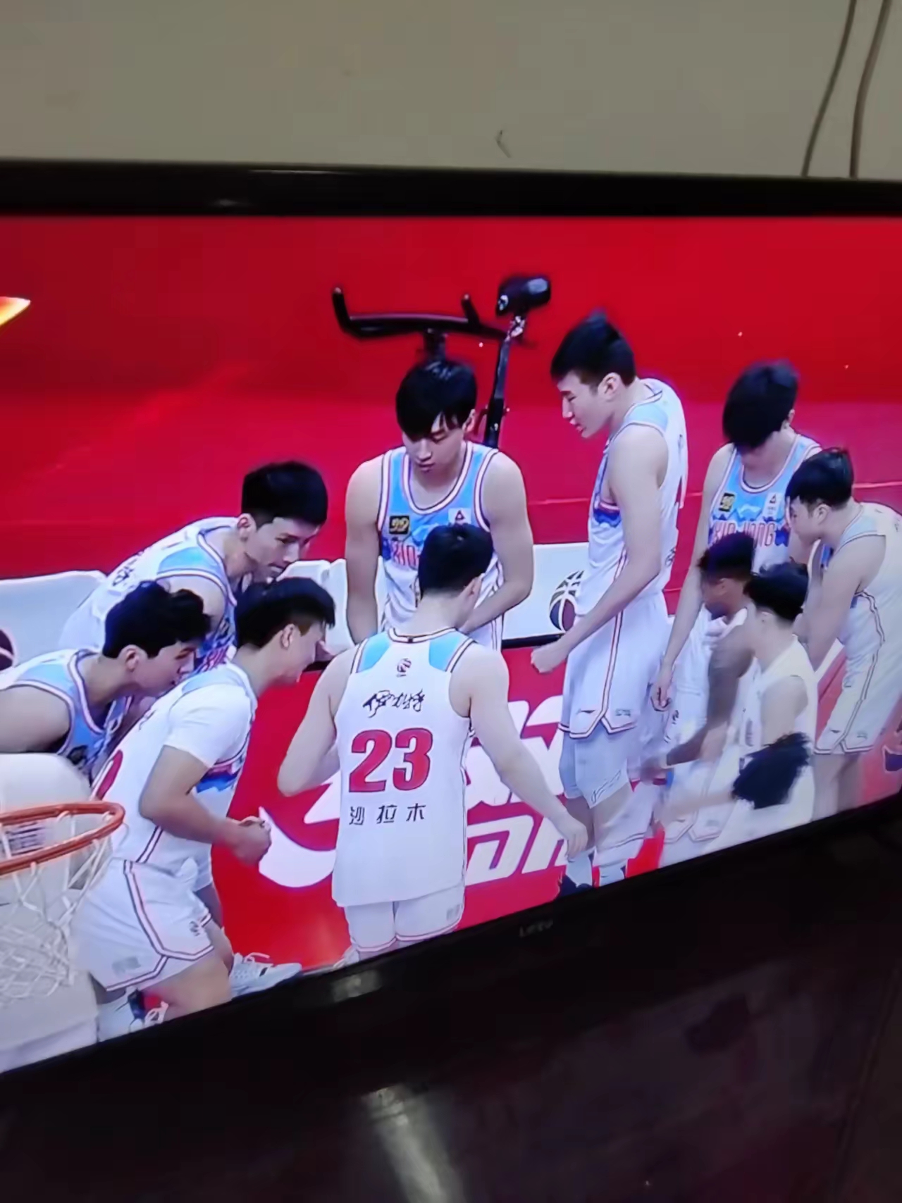 里程碑夜!马赛临场应变,CBA常规赛今晨刷纪录,气氛紧张,医务组通报恢复 里程碑夜!马赛临场应变,CBA常规赛今晨刷纪录,气氛紧张,医务组通报恢复