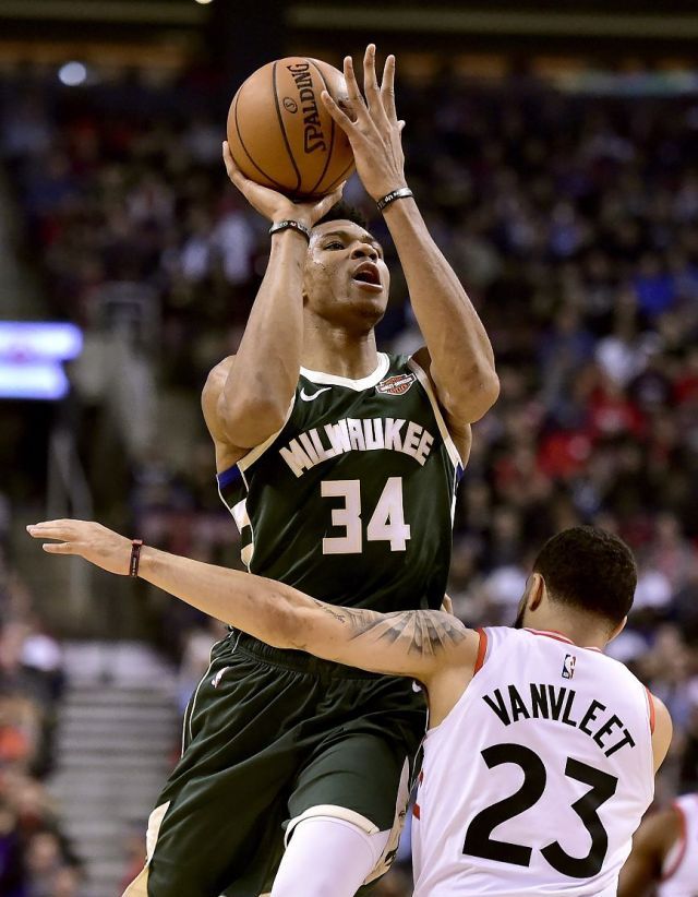 包含密尔沃基雄鹿赛前伤情更新，志在国王杯名次提升，目标明确，轮换策略成焦点的词条