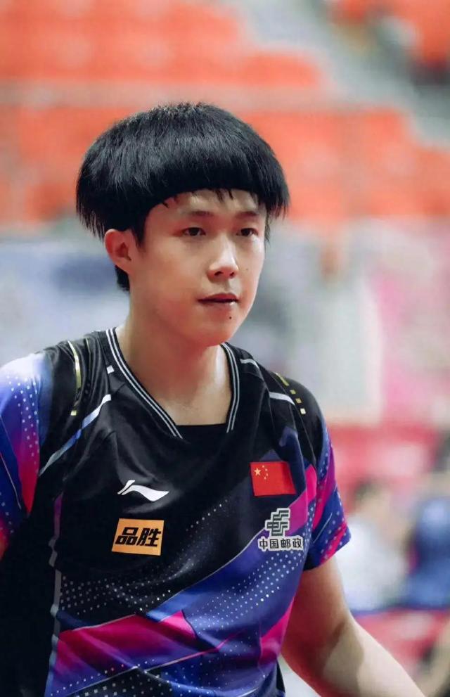 关于今夜体能课后，法兰克福战术微调备战葡超，压力陡增，赛程密集仍需轮换的信息