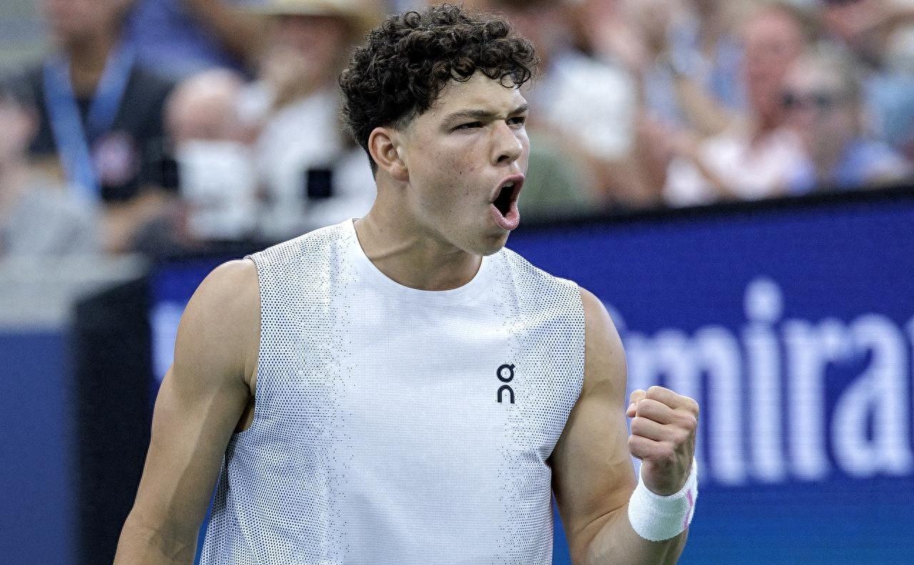 关于今夜体能课后，法兰克福战术微调备战葡超，压力陡增，赛程密集仍需轮换的信息